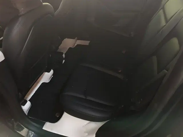 Tesla Model Y — Фото автомобиля 16