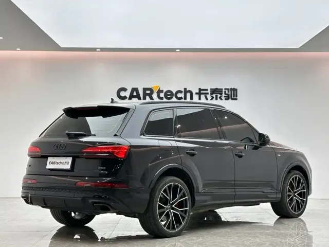 Audi Q7 — Фото автомобиля 5
