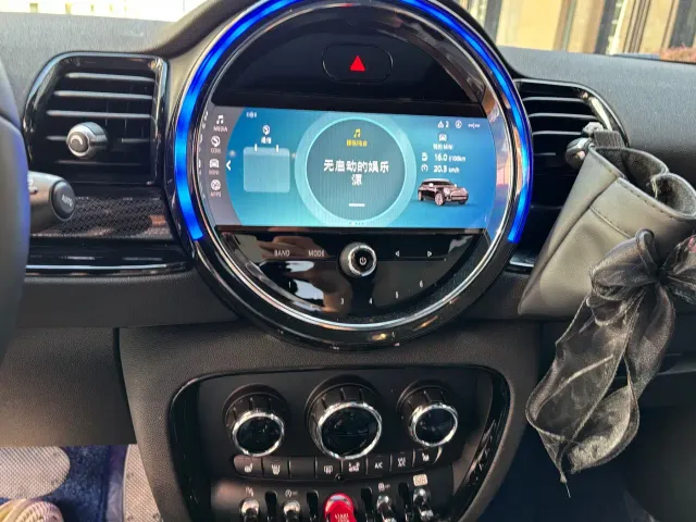 MINI Clubman — Фото автомобиля 11