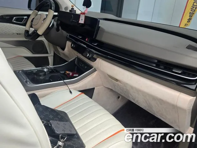 Kia Carnival Generation 4 — Фото автомобиля 7