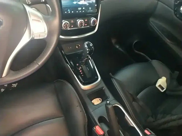 Nissan Tiida — Фото автомобиля 13
