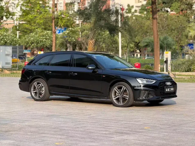 Audi A4 — Фото автомобиля 3