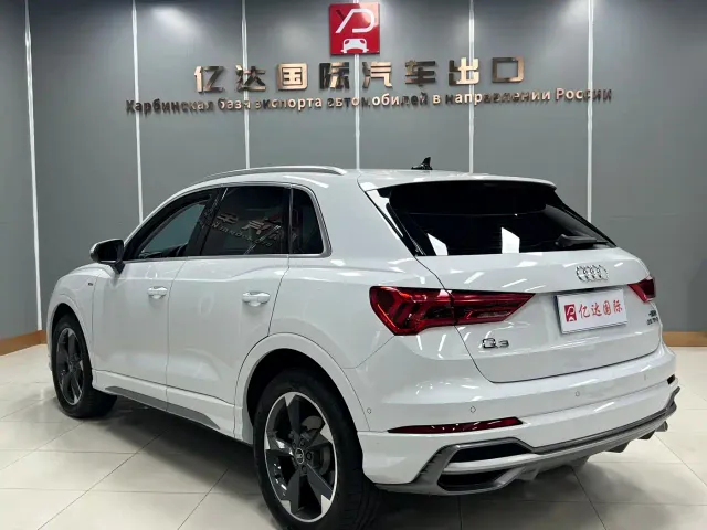 Audi Q3 — Фото автомобиля 4
