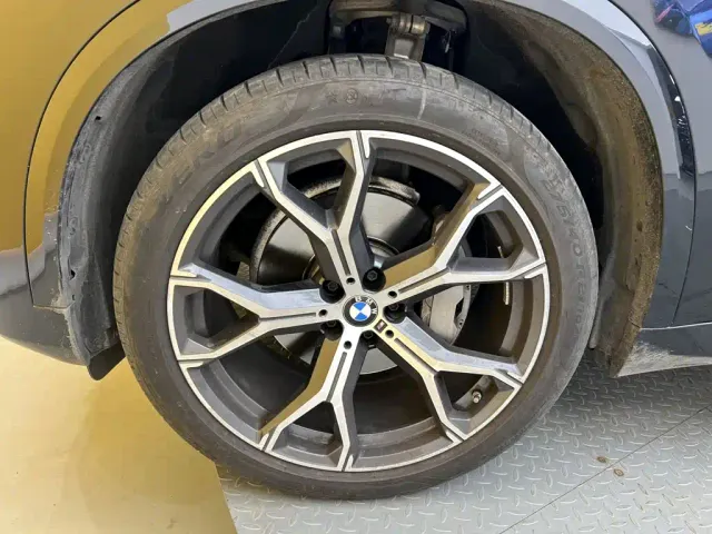 BMW BMW X5 2022 Facelift xDrive 40Li M Sport Package — Фото автомобиля 10