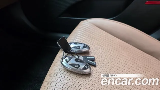Hyundai Grandeur Grandeur (GN7) 2.5 Бензин 2WD — Фото автомобиля 30