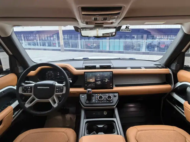 Land Rover Defender — Фото автомобиля 3