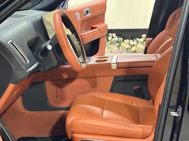 Li Auto L9 — Фото автомобиля 4