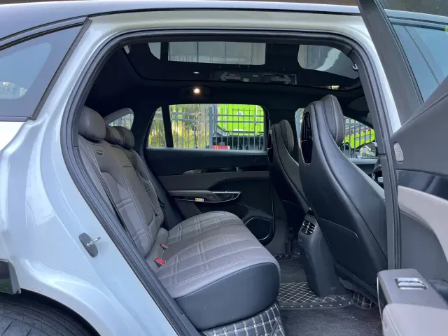 Hongqi Tian Gong 08 — Фото автомобиля 14