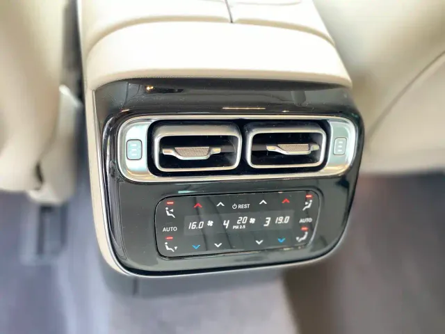 Mercedes-Benz S-Class — Фото автомобиля 16