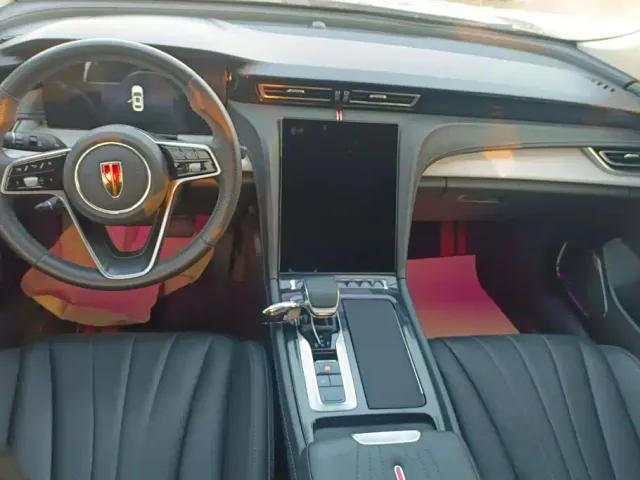 Hongqi H5 — Фото автомобиля 12