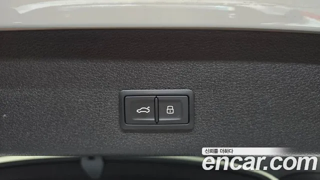 Audi e-tron — Фото автомобиля 18