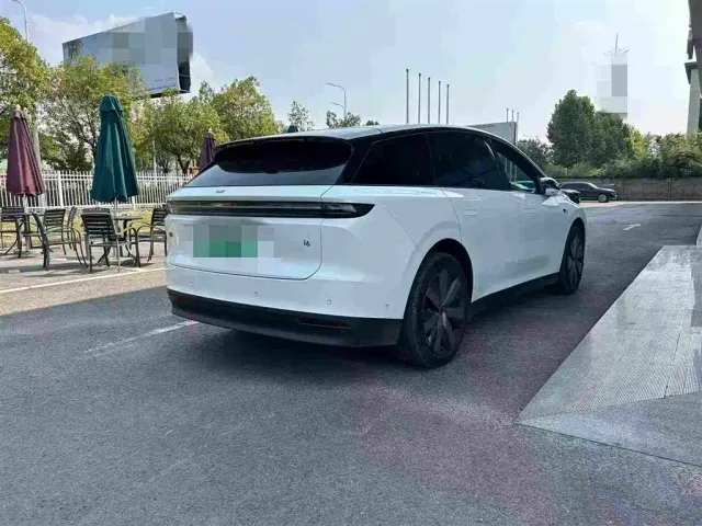 Li Auto i6 — Фото автомобиля 3