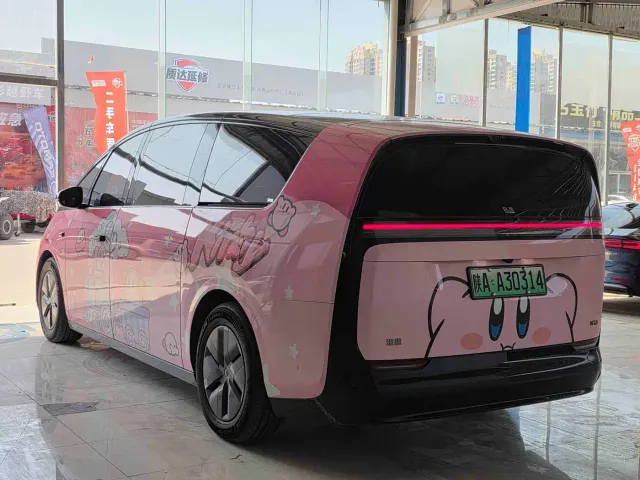 Li Auto MEGA — Фото автомобиля 6