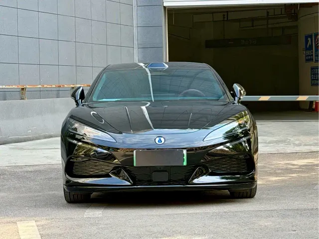 Denza Z9GT — Фото автомобиля 2