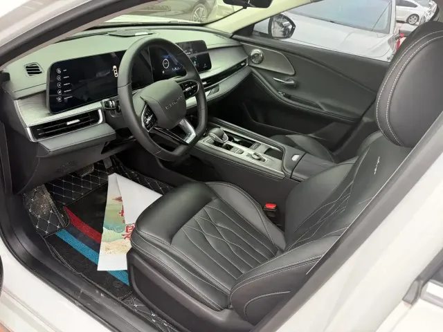 Chery Arrizo 8 2022 1.6T DCT Premium — Фото автомобиля 4