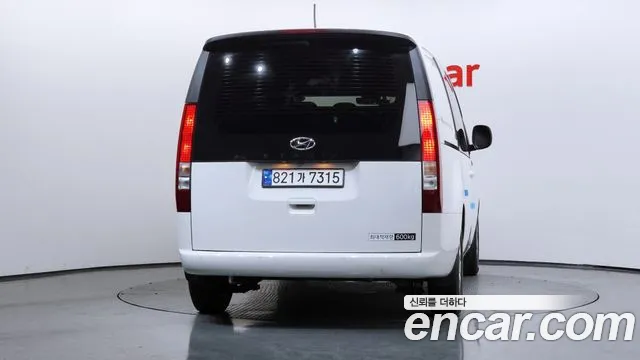 Фотография автомобиля — Hyundai Staria