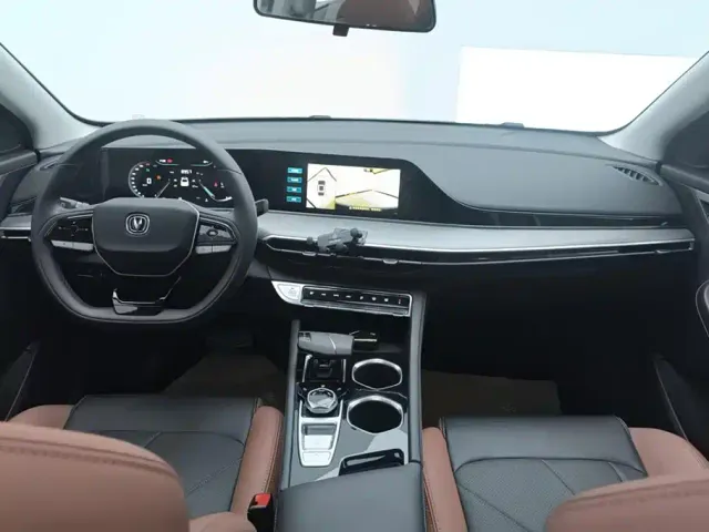 Changan Eado — Фото автомобиля 12