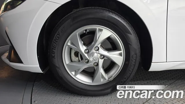 Hyundai AVANTE Avante (CN7) — Фото автомобиля 5
