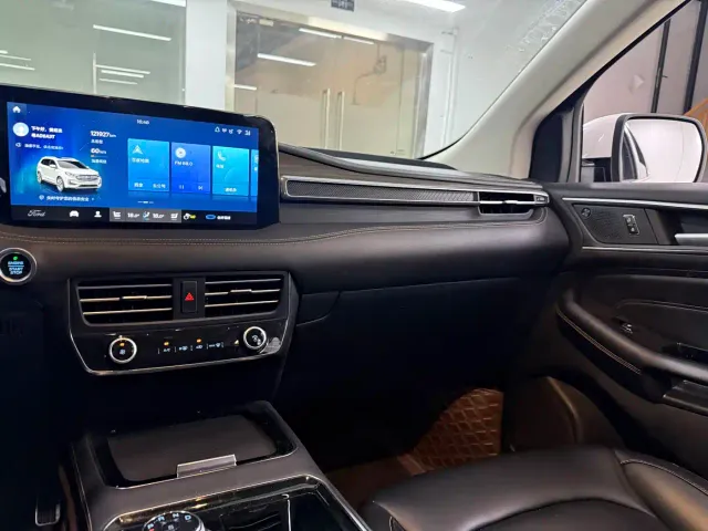 Ford Edge — Фото автомобиля 18
