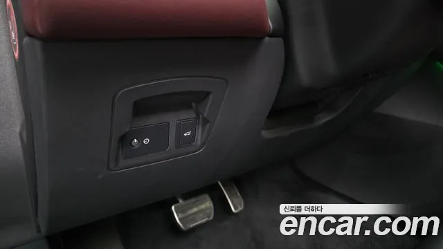 Land Rover Range Rover Velar — Фото автомобиля 30