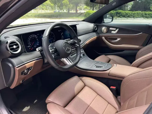Mercedes-Benz E-Class — Фото автомобиля 4