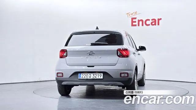 Hyundai Venue — Фото автомобиля 4
