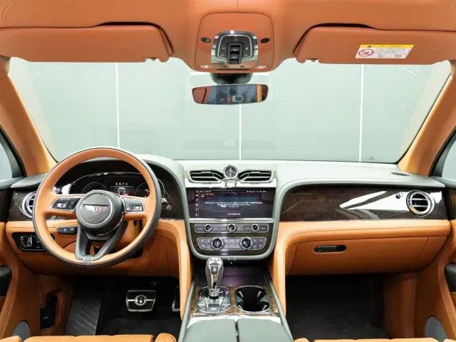 Bentley Bentayga — Фото автомобиля 16