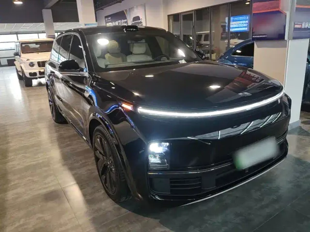 Li Auto L9 — Фото автомобиля 3