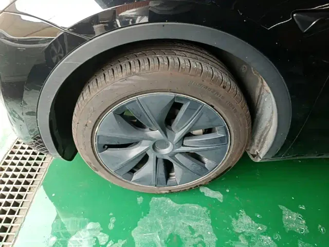 Tesla Model Y — Фото автомобиля 22