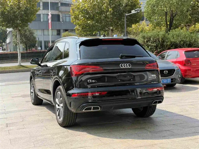 Audi Q5L — Фото автомобиля 9