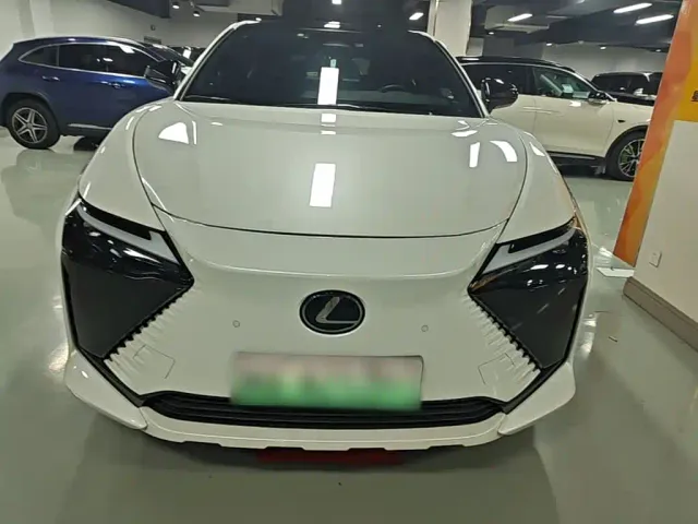 Lexus RZ — Фото автомобиля 2