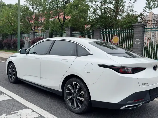 Changan Lamore — Фото автомобиля 9