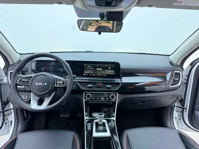 Kia Seltos — Фото автомобиля 12