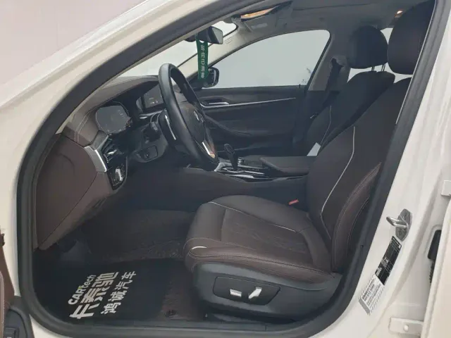 BMW 5 Series — Фото автомобиля 14