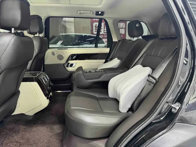 Land Rover Range Rover 2021 3.0 L6 Heritage Extended Classic Edition — Фото автомобиля 10