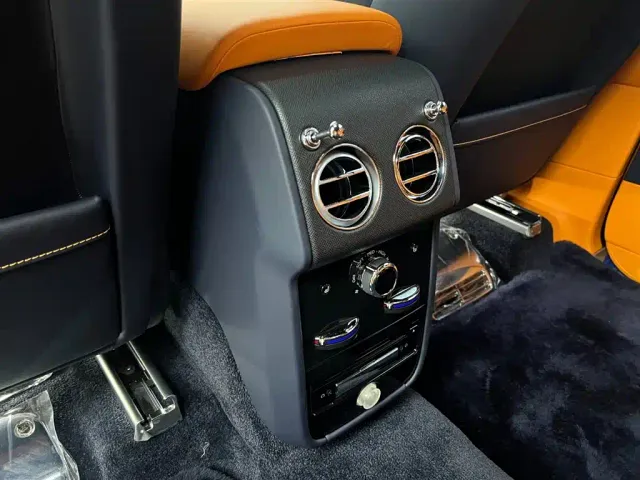 Rolls-Royce Cullinan — Фото автомобиля 22