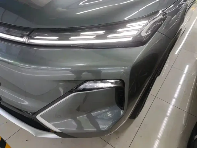 Geely Galaxy Starship 7 EM-i — Фото автомобиля 23