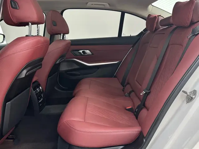 BMW 3 Series — Фото автомобиля 8