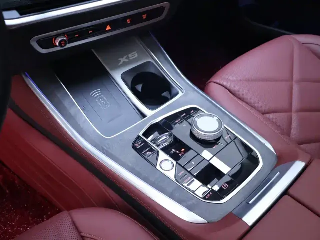 BMW X5 — Фото автомобиля 12