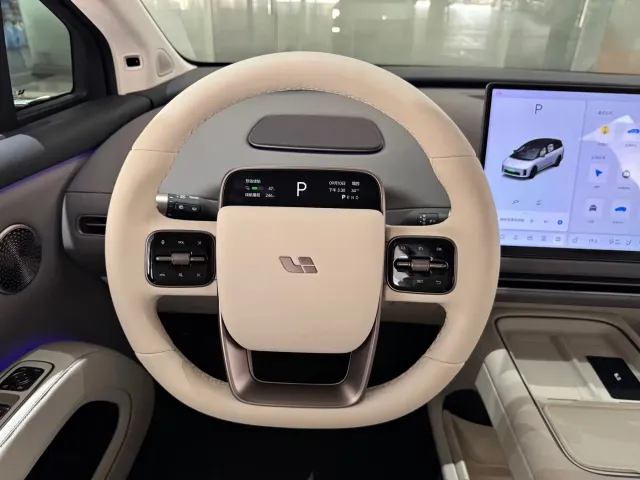 Li Auto i8 — Фото автомобиля 13
