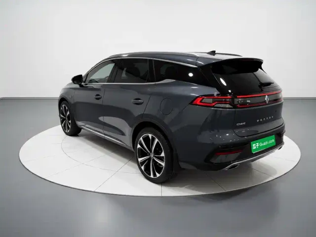 BYD Tang — Фото автомобиля 24