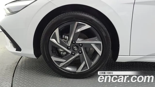 Hyundai AVANTE Новый Avante (CN7) — Фото автомобиля 4