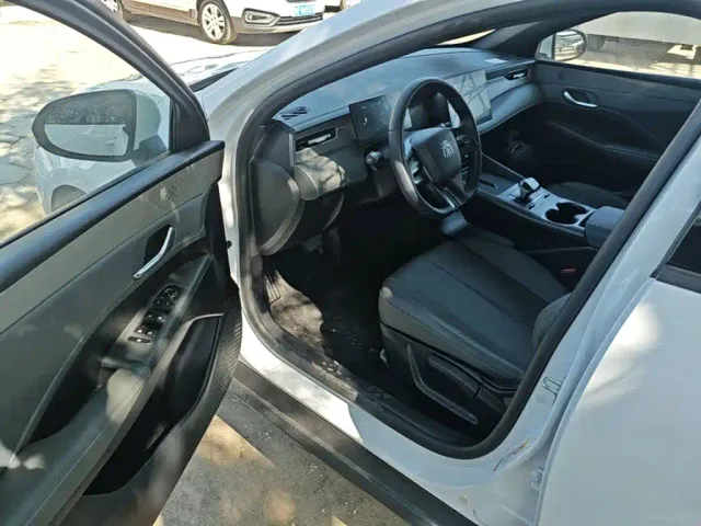 BYD Qin PLUS — Фото автомобиля 15