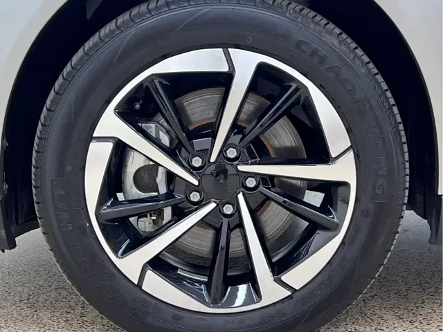 GAC Aion Y — Фото автомобиля 9