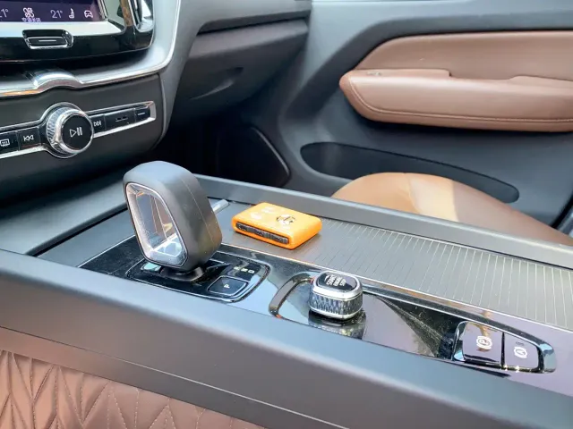 Volvo XC60 — Фото автомобиля 14