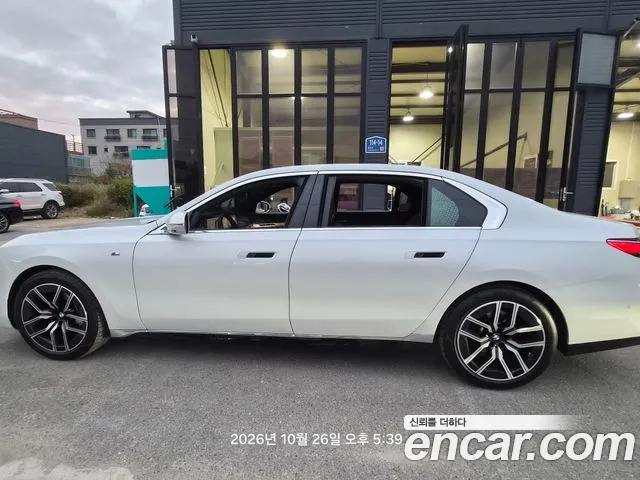 BMW 7 Series G70 — Фото автомобиля 2