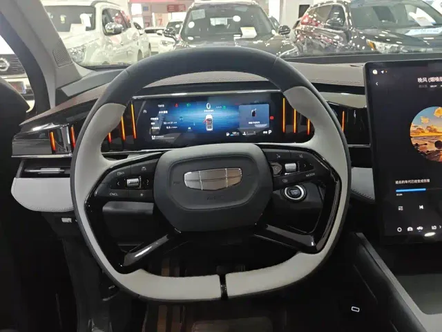 Geely Boyue L — Фото автомобиля 3