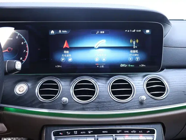 Mercedes-Benz E-Class — Фото автомобиля 10