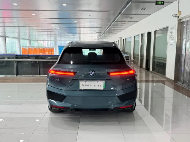 BMW iX — Фото автомобиля 5