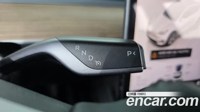 Tesla Model Y — Фото автомобиля 9